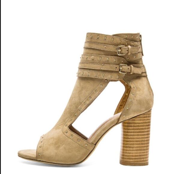 RAYE Shoes - Tan Raye 'Matty' Studded Cutout Sandal - 7
